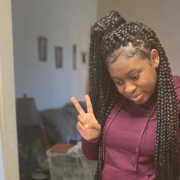 Profile Picture of Alexus Trunell (@alexustrunell) on Poshmark