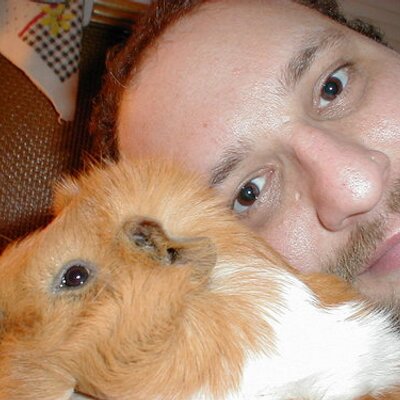 Profile Picture of Michael Tischler (@redlightroberts) on Twitter