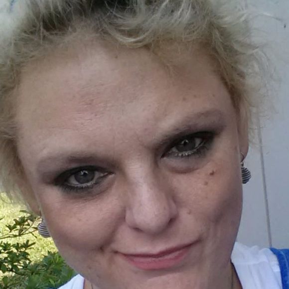 Profile Picture of Tiffany Wicker (@taw012180) on Poshmark