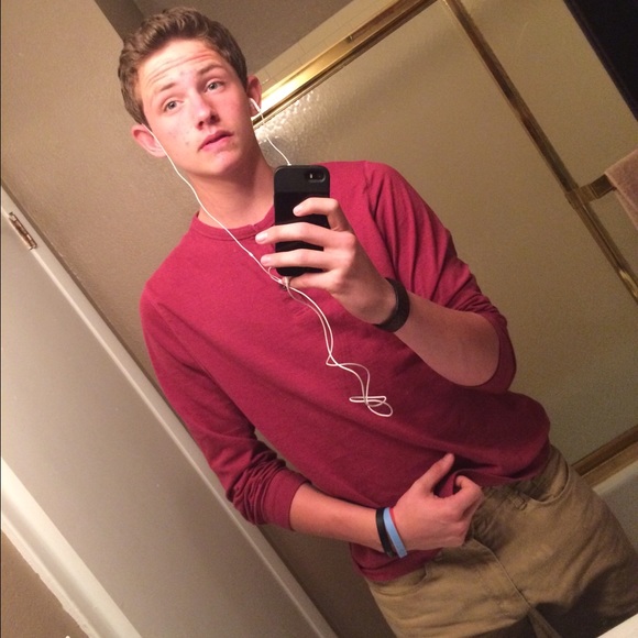 Profile Picture of Nathan Gustafson (@nate7) on Poshmark