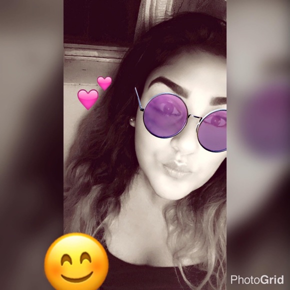 Profile Picture of Bianca Montalvo (@_itsbianca15) on Poshmark