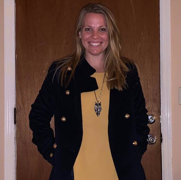 Profile Picture of Jacquelyn Devoti (@jacquidevo) on Poshmark