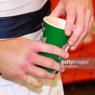 Profile Picture of Joel Selwood's Hand (@selwoodshand) on Twitter