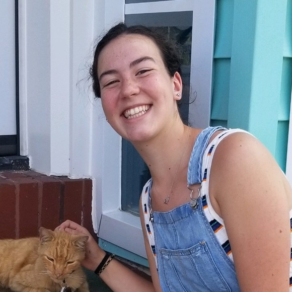 Profile Picture of Jackie Rittenhouse (@jackieritt1236) on Poshmark