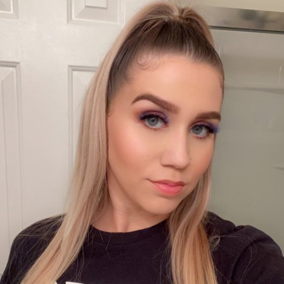 Profile Picture of Jess Dombkowski (@jessdombkowski) on Poshmark