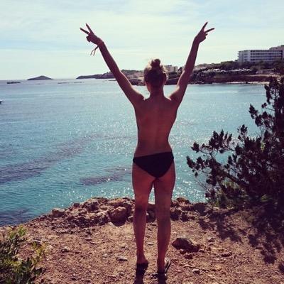 Profile Picture of Lily (@LilyJadeSimon) on Twitter