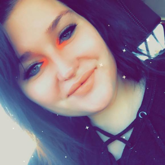 Profile Picture of Allyona Doyen (@allyonabenson) on Poshmark