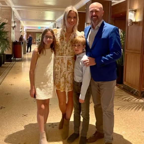 Profile Picture of Simone Alexandra (@simonealexan825) on Poshmark