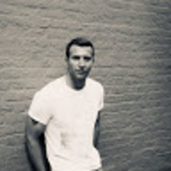 Profile Picture of Mark Gomez (@markericgomez) on Poshmark