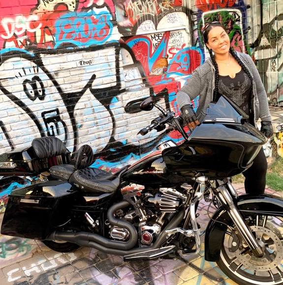 Profile Picture of Amanda Hicks (@msamandakb1) on Poshmark