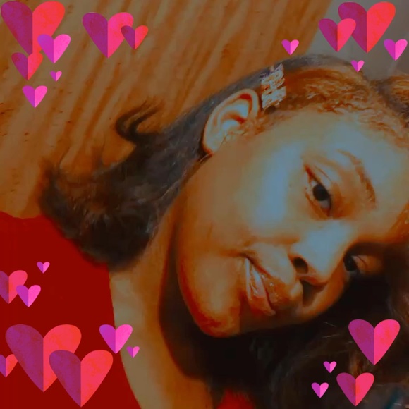 Profile Picture of Shaciya Choice (@chicorachoice) on Poshmark