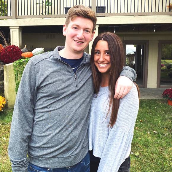 Profile Picture of Nicole Emmick (@nicoleemmick) on Poshmark