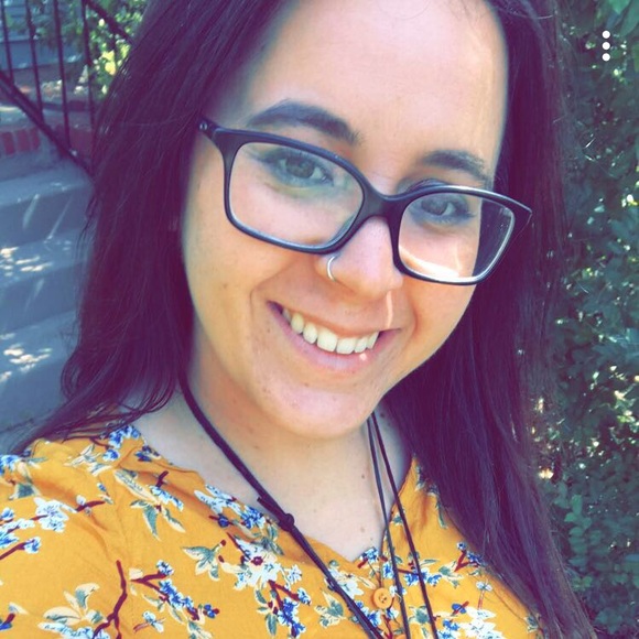Profile Picture of Alisha Multer (@leshalove23) on Poshmark