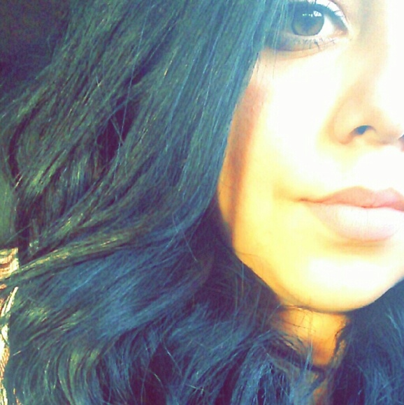 Profile Picture of Brenda Gonzalez (@brieguzman) on Poshmark