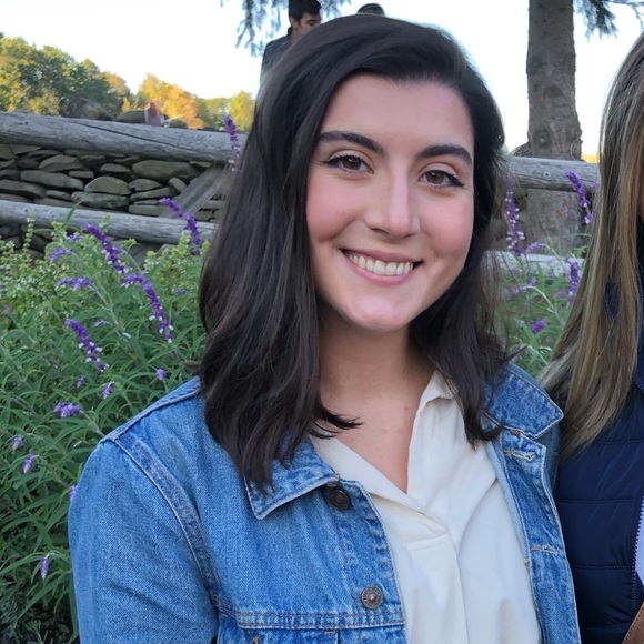 Profile Picture of Gabrielle Bruno (@gbru01) on Poshmark