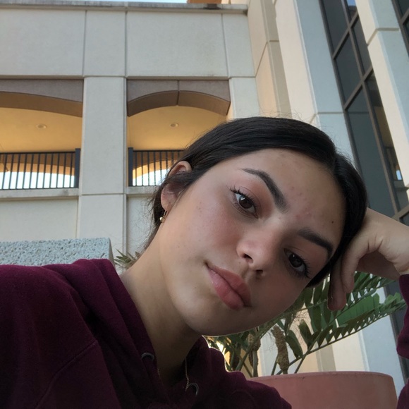 Profile Picture of Julie Dominguez (@jjd_xo) on Poshmark