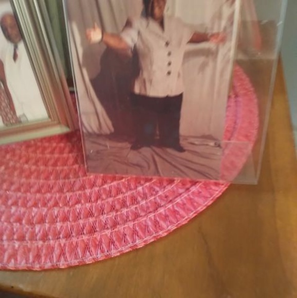 Mikkita Miles - Poshmark Profile Picture of Mikkita Miles (@mikkitamiles) on Poshmark