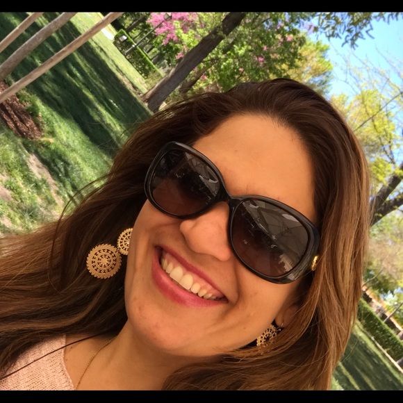 Profile Picture of Susanna Guerrini (@shanig31) on Poshmark