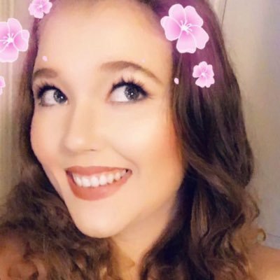 Profile Picture of Shayna Stratton (@ShaynaStratton) on Twitter