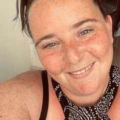 Profile Picture of stephsatchell (@stephsatchell) on Tiktok