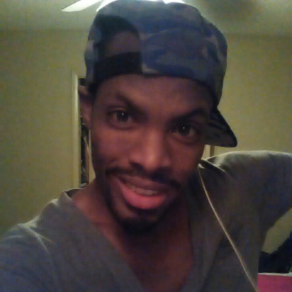 Profile Picture of Jonathan Scott (@futureman89) on Poshmark