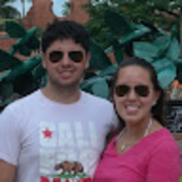 Profile Picture of Levy Hernandez (@levy_hernandez) on Poshmark