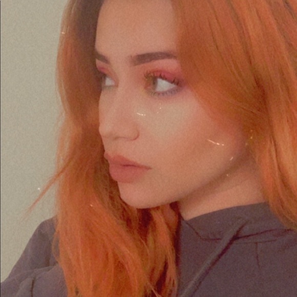 Profile Picture of Estefania Ramirez (@niaramirez13) on Poshmark