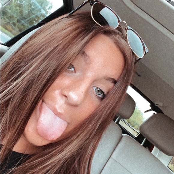 Profile Picture of Rylie Pihaylic (@rymarie24) on Poshmark