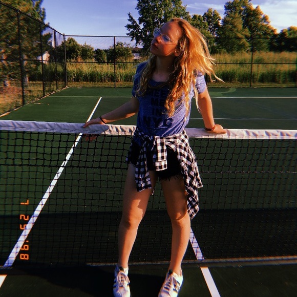 Profile Picture of Amanda Wallner (@mandymay_flips) on Poshmark