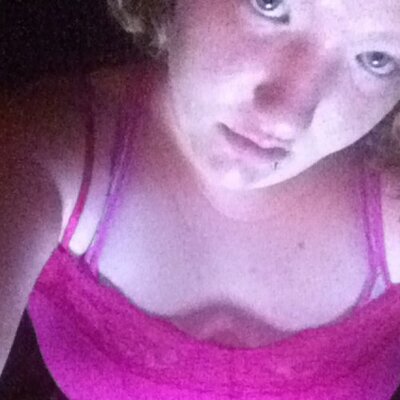 Profile Picture of Vicky (@Vicky_Sampson44) on Twitter