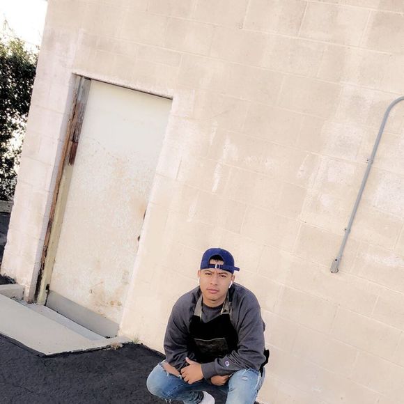 Profile Picture of Richard Olivares (@richardolivares) on Poshmark