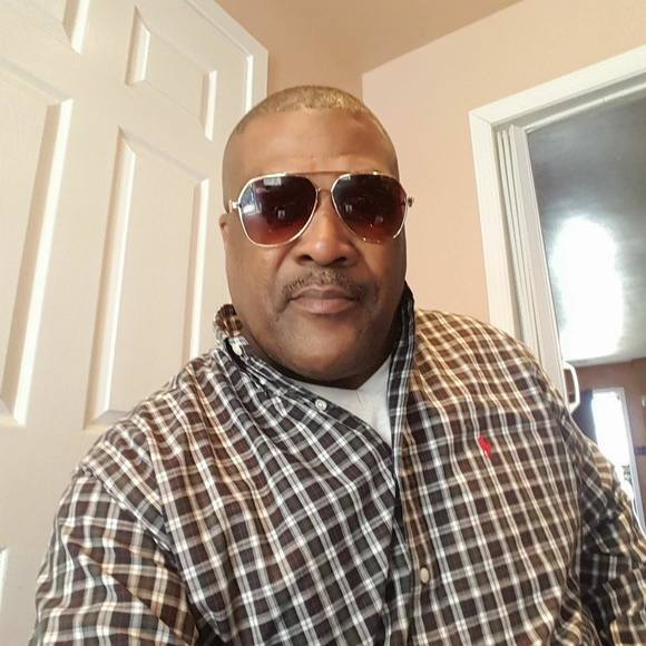 Profile Picture of Barry Brunson (@barrybrunson) on Poshmark