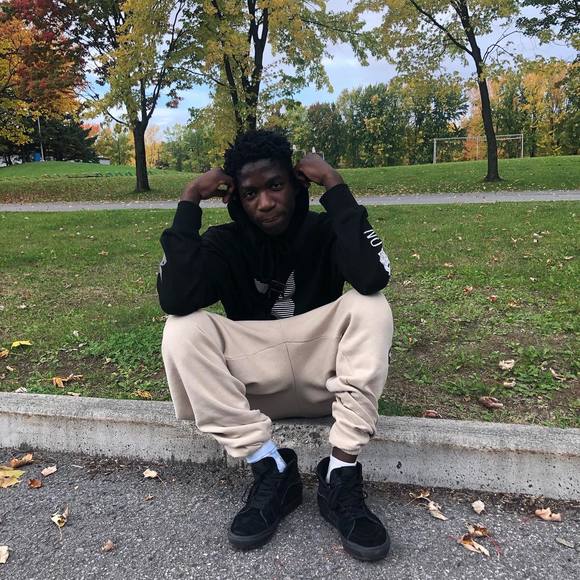 Profile Picture of Ben Lessard (@benlessard) on Poshmark