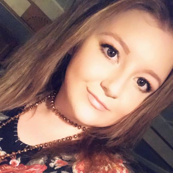 Profile Picture of Halie Payne (@llamalame) on Poshmark