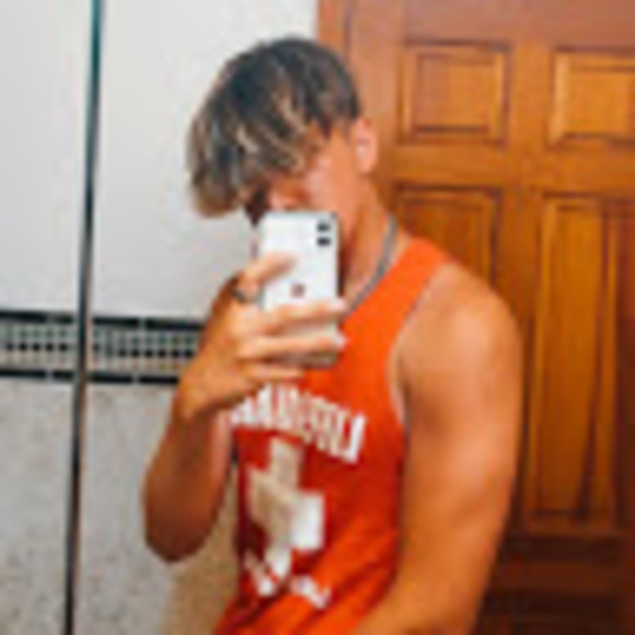 Profile Picture of David Scharich (@dscharich4) on Poshmark