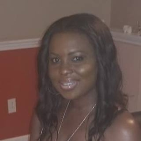 Profile Picture of Jayne Menson (@abajayne) on Poshmark