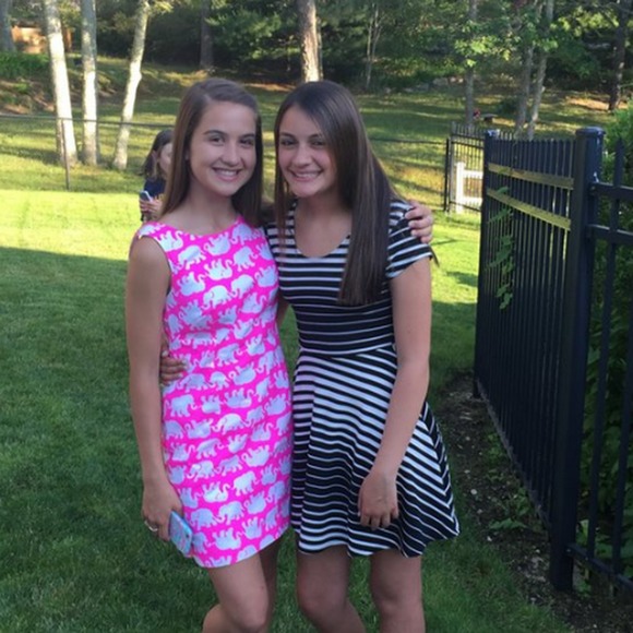 Jillian Gomes - Poshmark Profile Picture of Jillian Gomes (@jilliangomes) on Poshmark