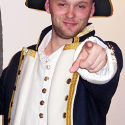 Profile Picture of Christopher Mitchins (@avenue_laurel) on Twitter