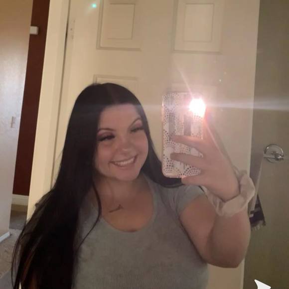 Profile Picture of Brianna Bargas (@briannabargas22) on Poshmark