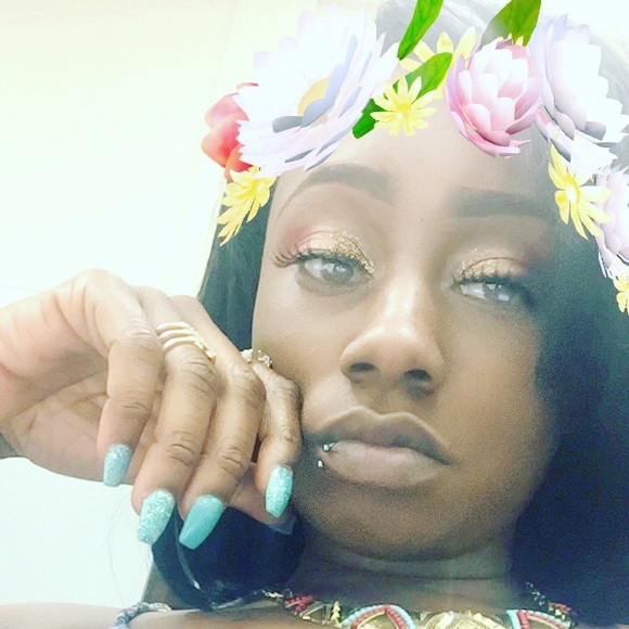 Profile Picture of Crystal Atkinson (@crystyle87) on Poshmark