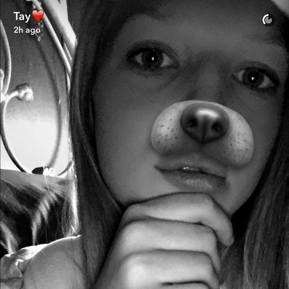 Profile Picture of Taylor Arterburn (@taytwaz) on Poshmark