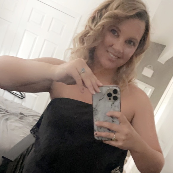 Profile Picture of Katie Naley (@katienaley) on Poshmark