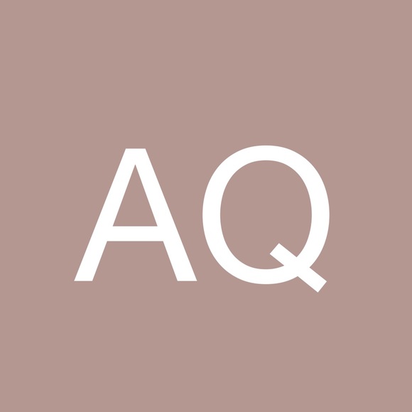 Profile Picture of Amanda Quiles (@quiles2019) on Poshmark