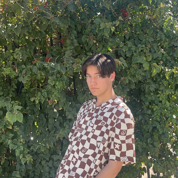 Profile Picture of Isaac Perry (@imzp98) on Poshmark