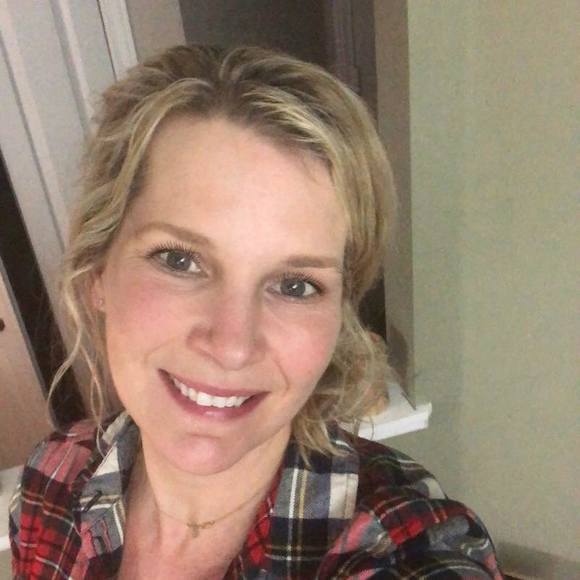 Profile Picture of Shauna Halstad (@shalstad) on Poshmark