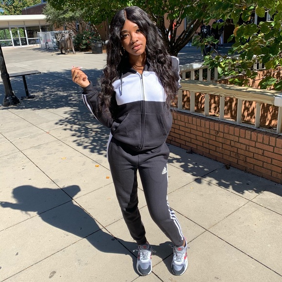 Profile Picture of Sumaiyyah Rookard (@maiyyahhh) on Poshmark