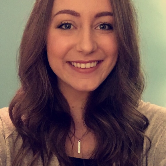 Profile Picture of Caroline Sloan (@carolrebekah) on Poshmark
