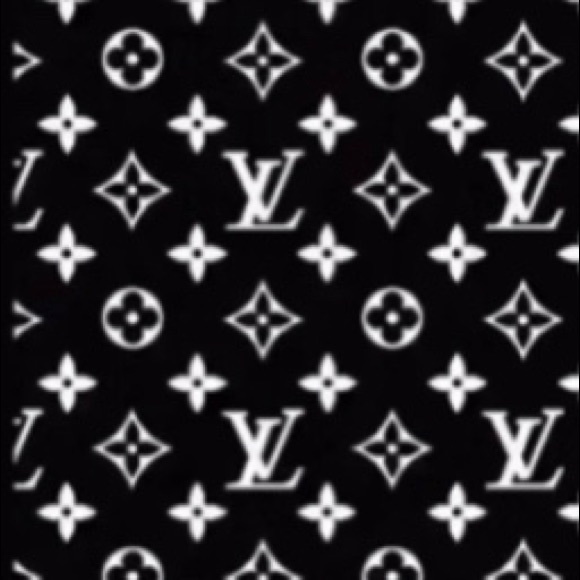 Profile Picture of Sarah Peever (@sarah_peever) on Poshmark