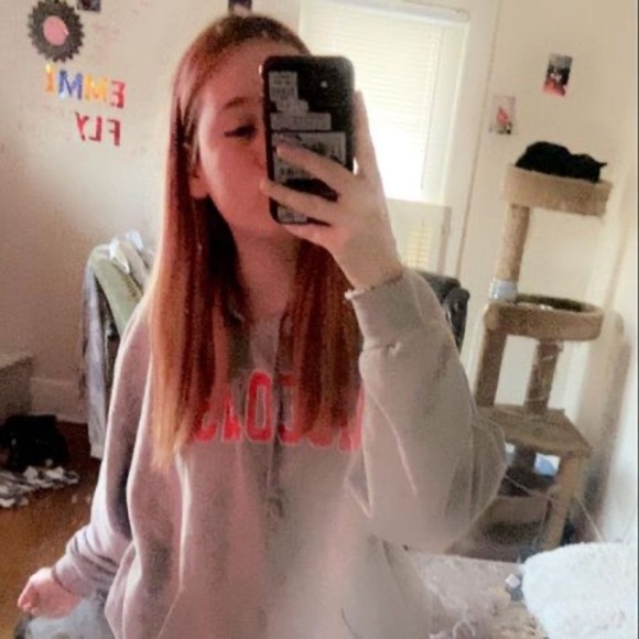 Profile Picture of Hannah Horton (@hortonhannah032) on Poshmark