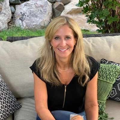 Profile Picture of Pam Hales (@pamhales) on Twitter